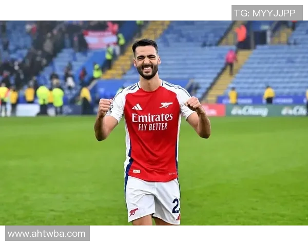 足球员白龙的传奇之路与不屈精神展现了体育的真正魅力与激情 足球员白龙的传奇之路与不屈精神展现了体育的真正魅力与激情